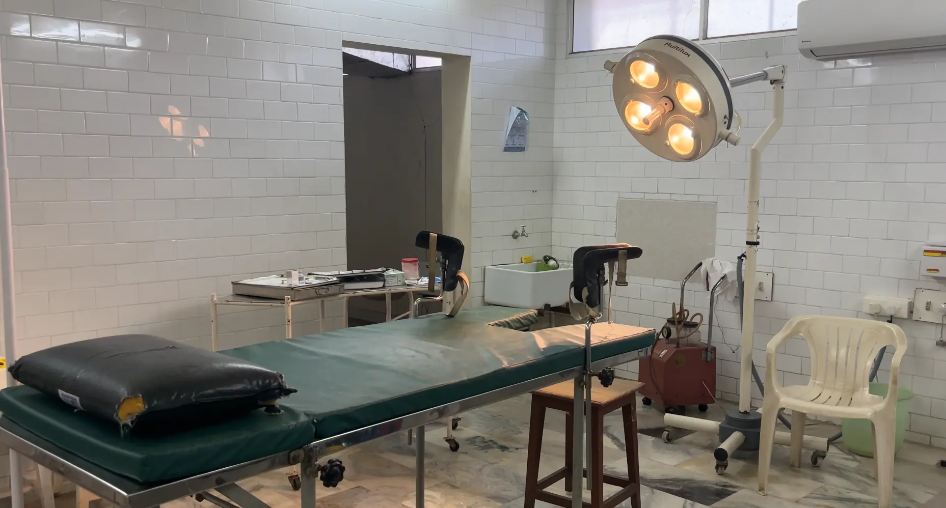 Operating theatre image	Advanced operating theatre at Abdul Khadir Hospital Nagercoil – laparoscopic and laser surgery